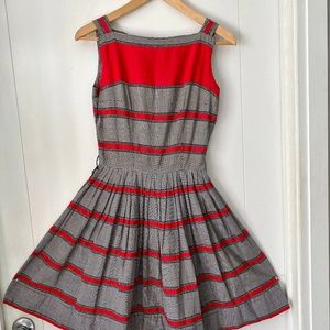 adorable 50s swingy sundress